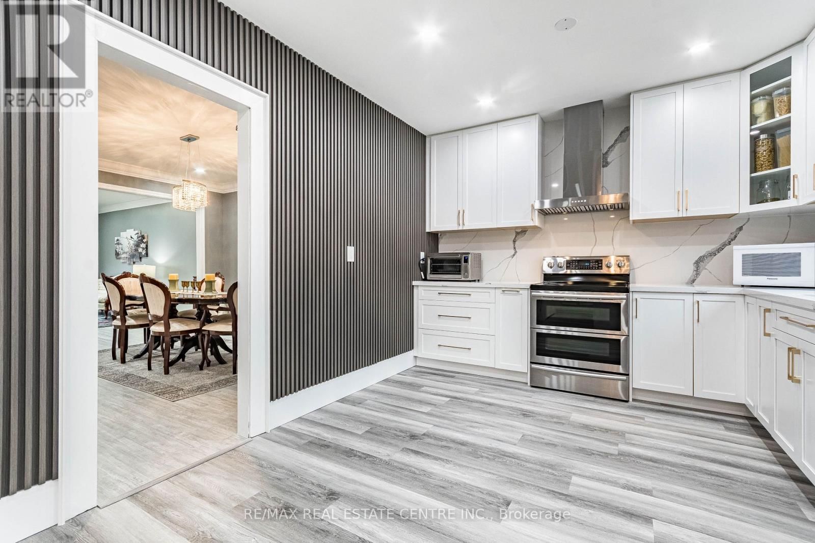 339 PARKLANE ROAD Image 15