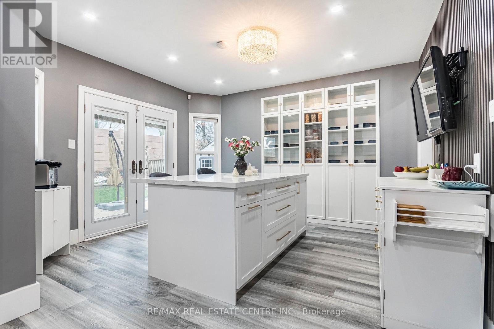 339 PARKLANE ROAD Image 16