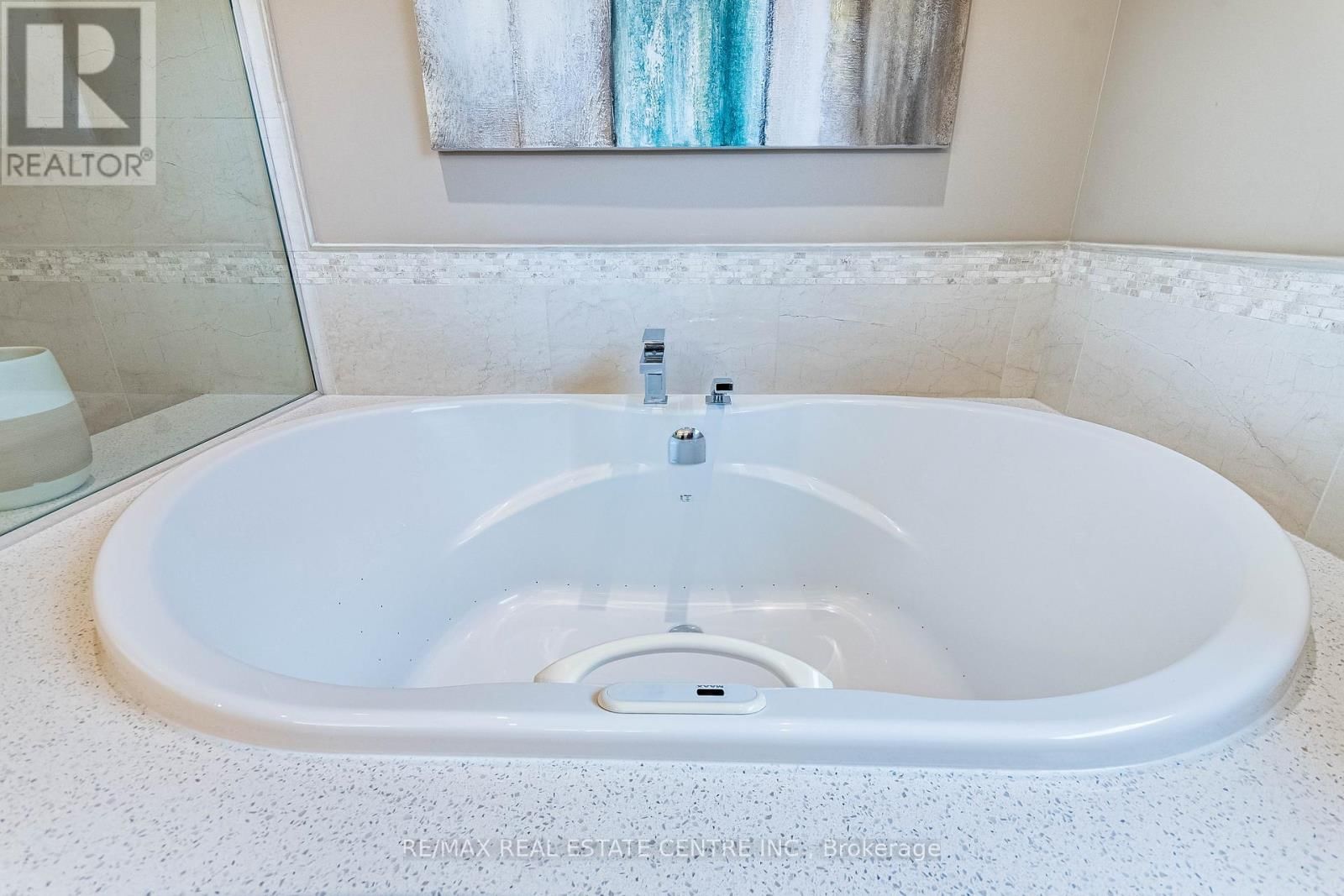 339 PARKLANE ROAD Image 32