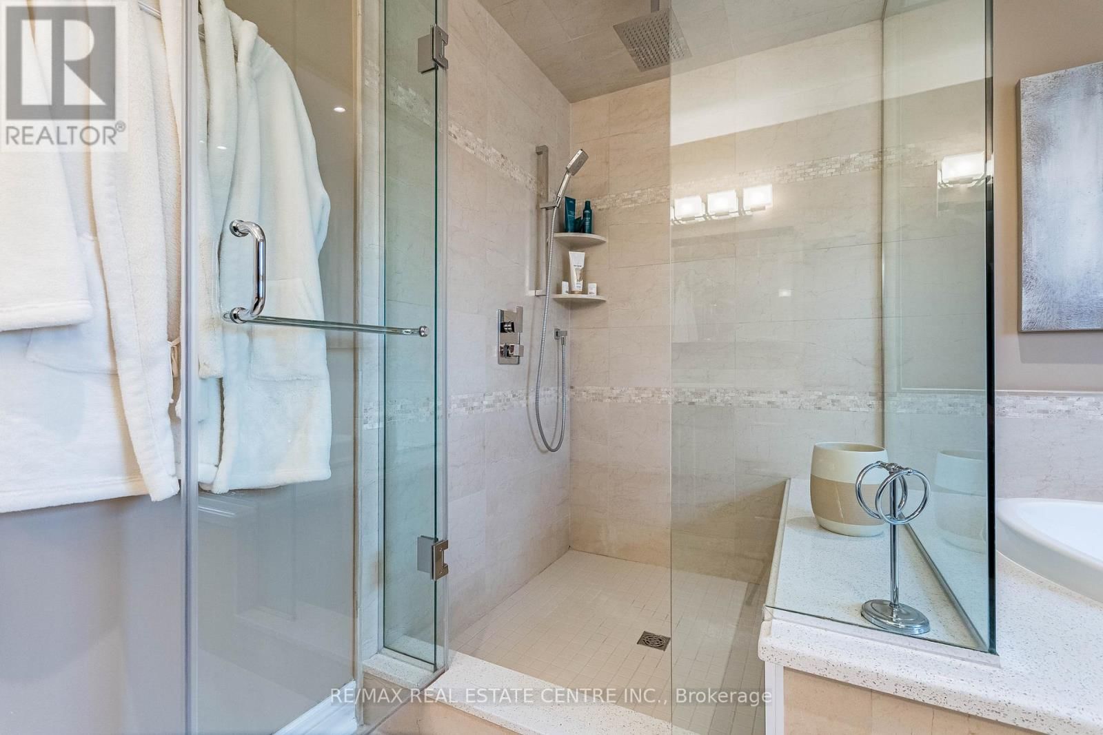 339 PARKLANE ROAD Image 33