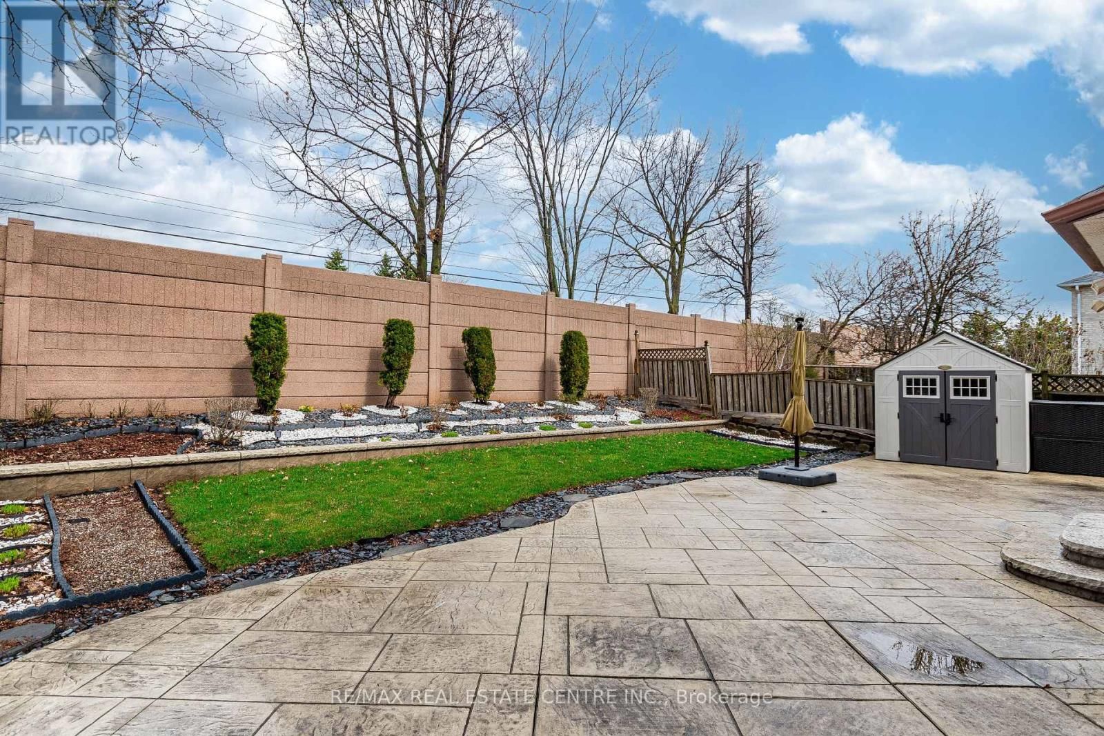 339 PARKLANE ROAD Image 44