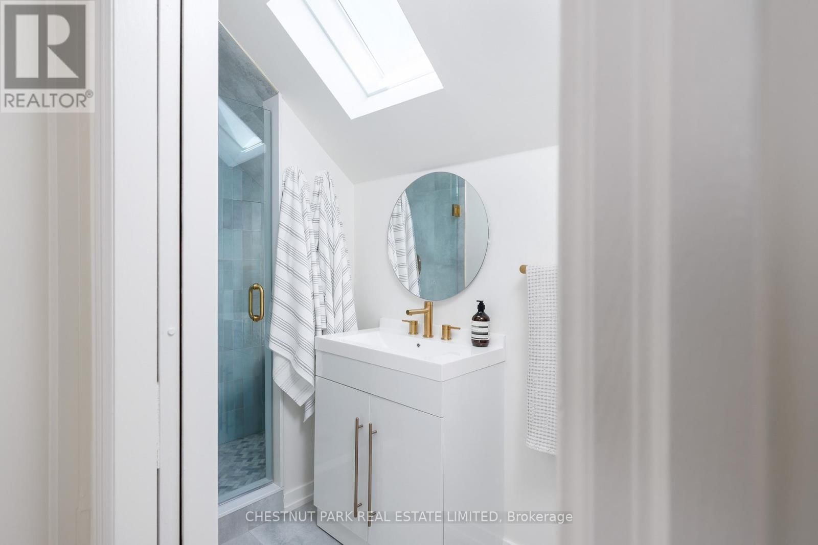 179 GLENDONWYNNE ROAD Image 27