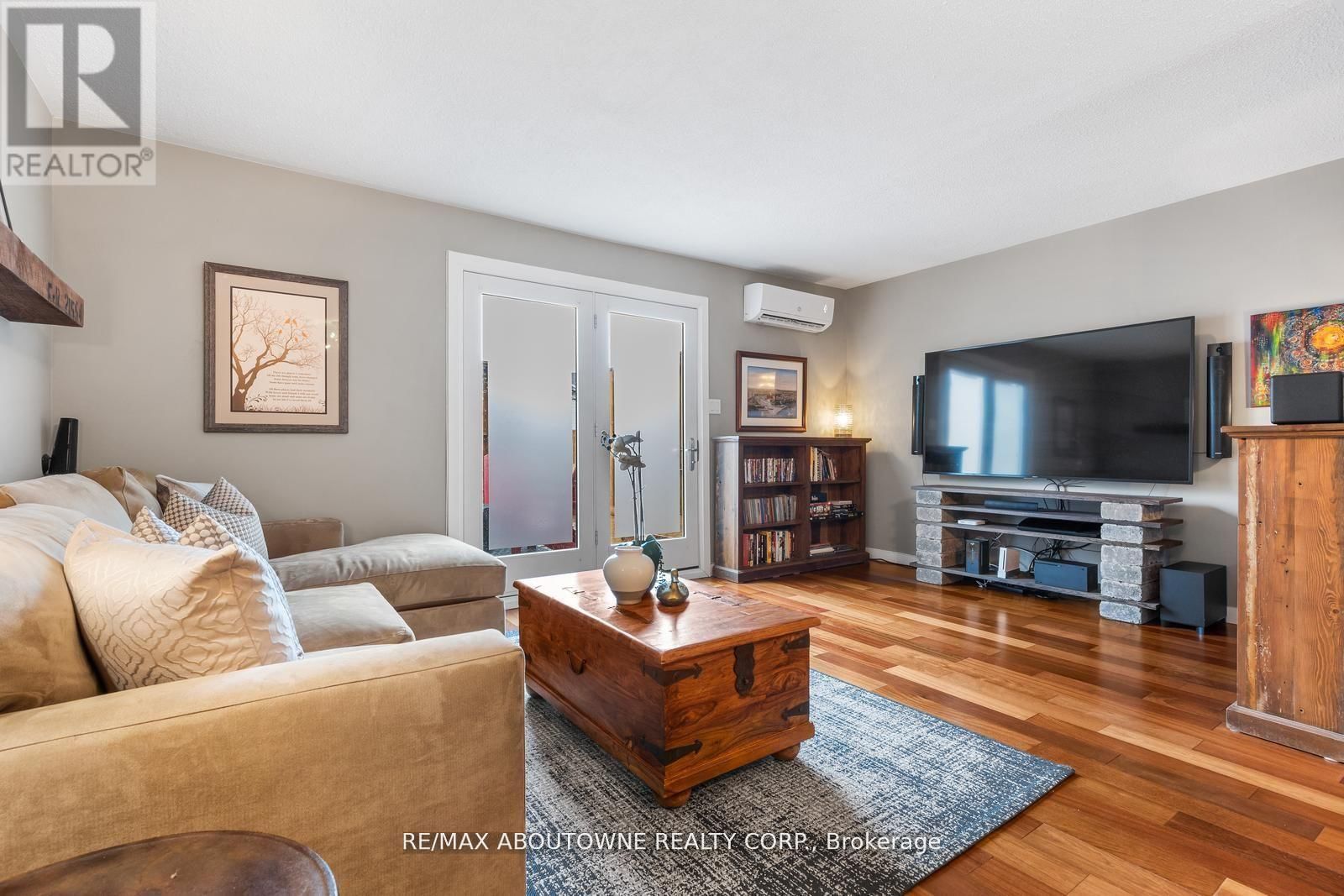 71 SARAH LANE Image 13