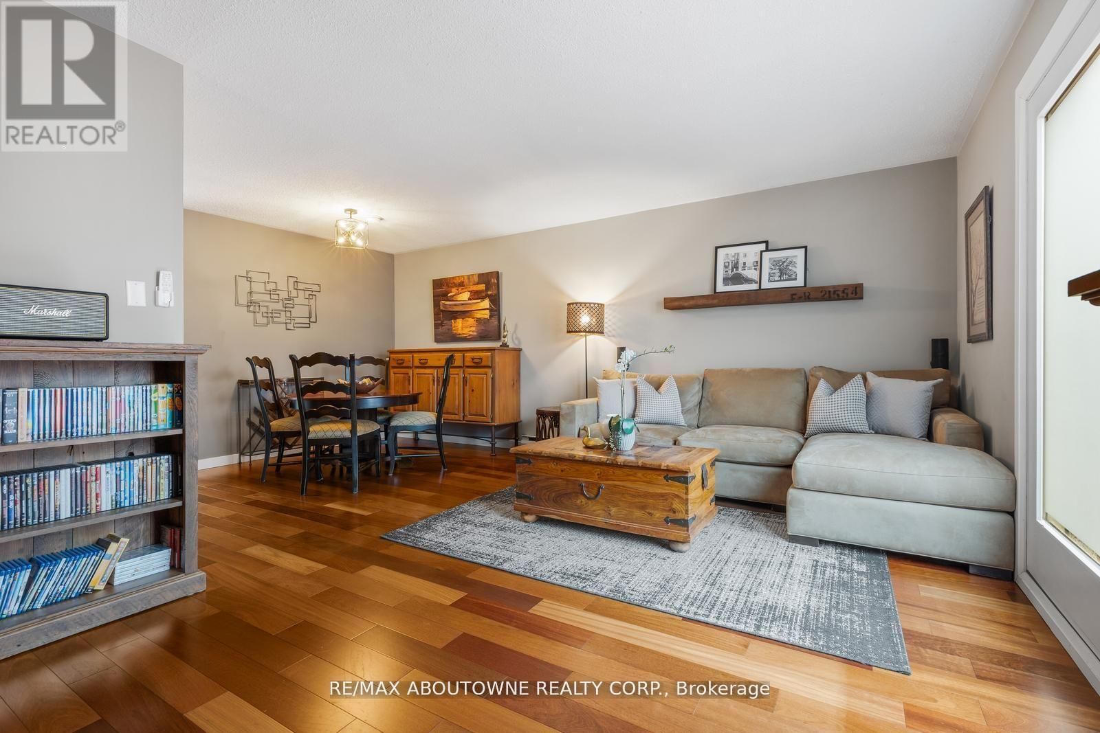 71 SARAH LANE Image 15