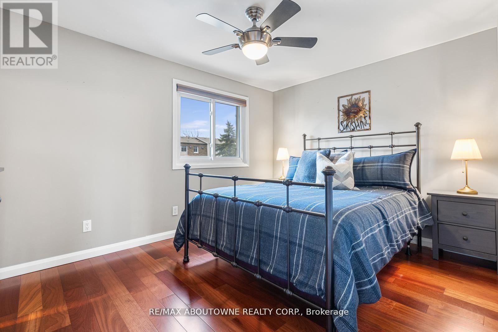 71 SARAH LANE Image 17