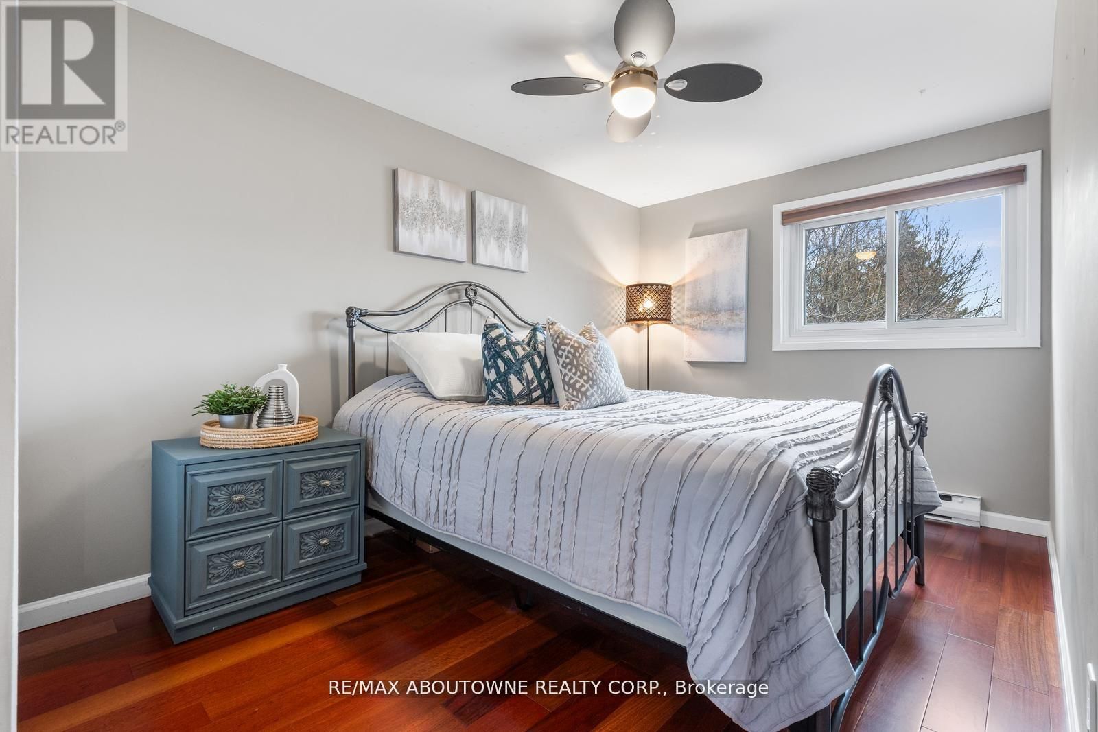 71 SARAH LANE Image 22