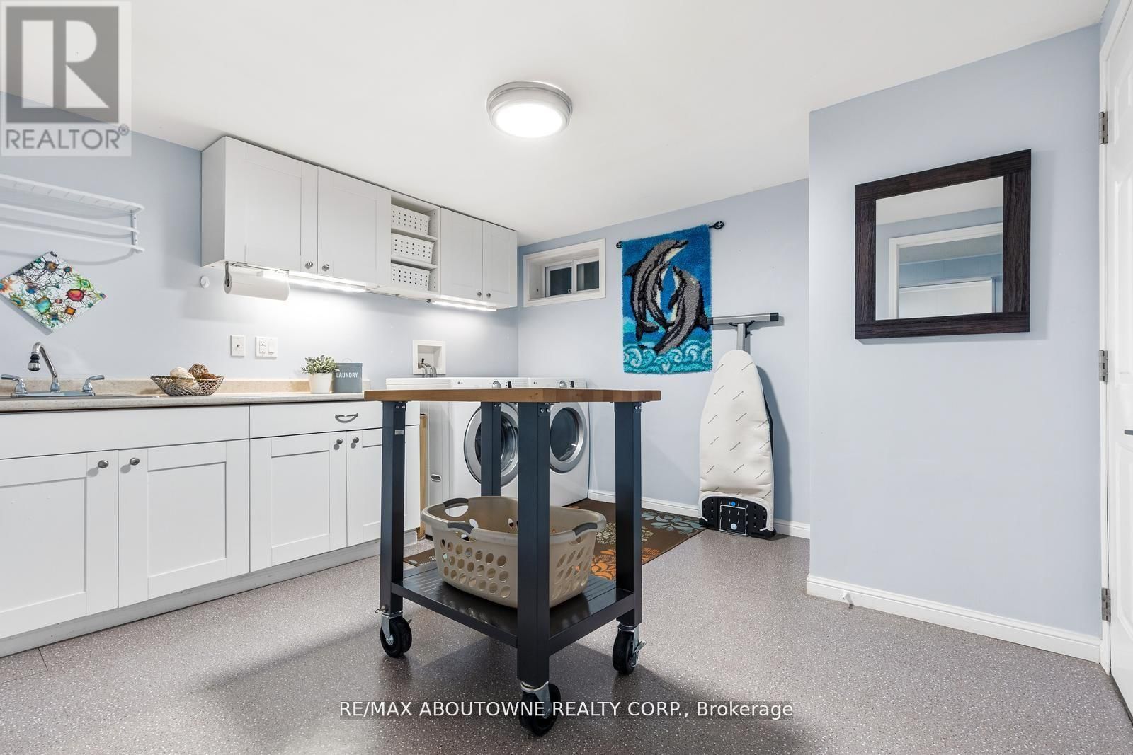 71 SARAH LANE Image 27