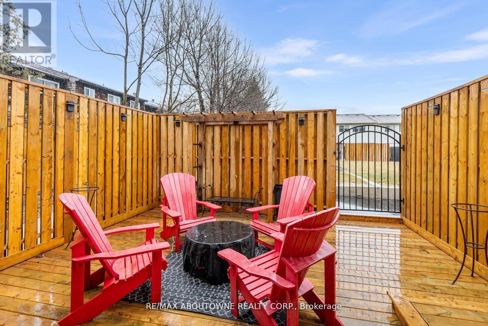 71 SARAH LANE Image 29