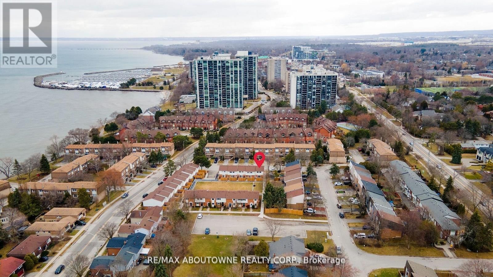 71 SARAH LANE Image 34