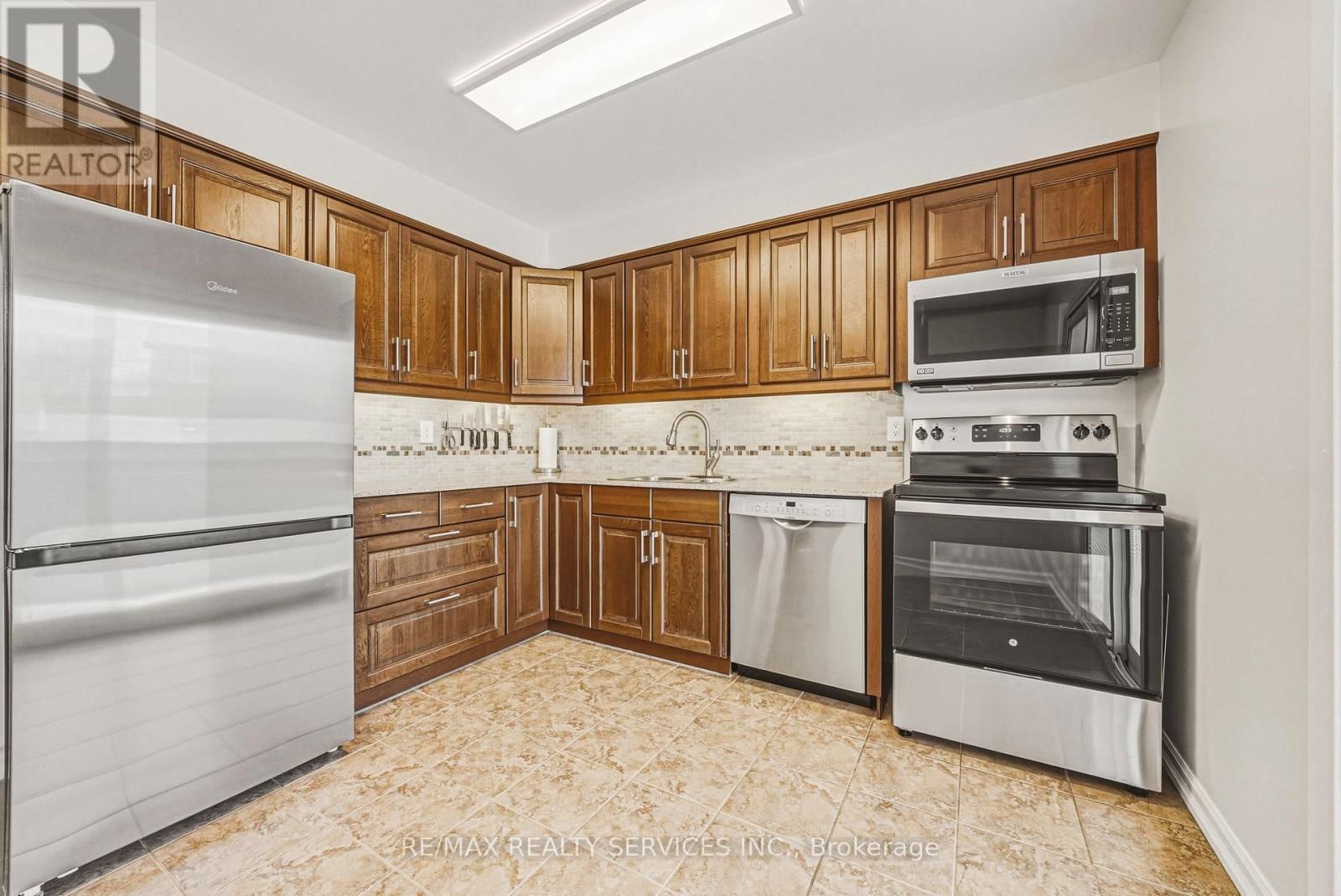 4 MOUNT FOREST DRIVE Image 13