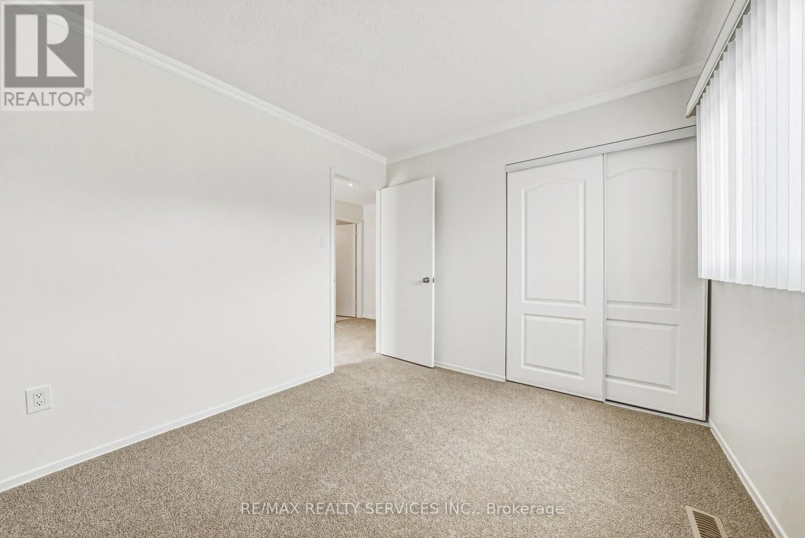 4 MOUNT FOREST DRIVE Image 19