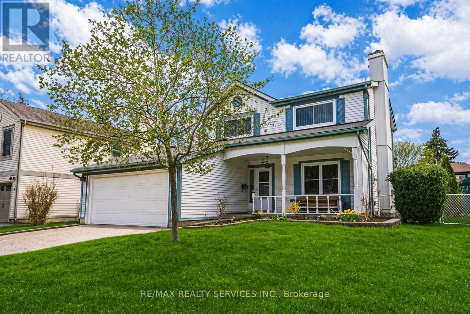 4 MOUNT FOREST DRIVE Image 2