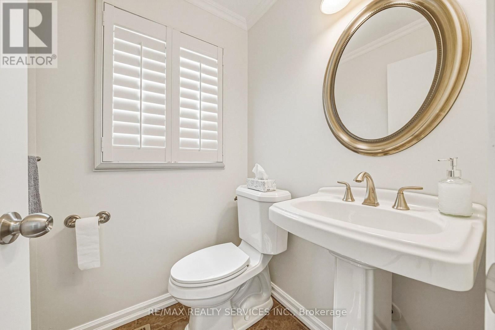 4 MOUNT FOREST DRIVE Image 26