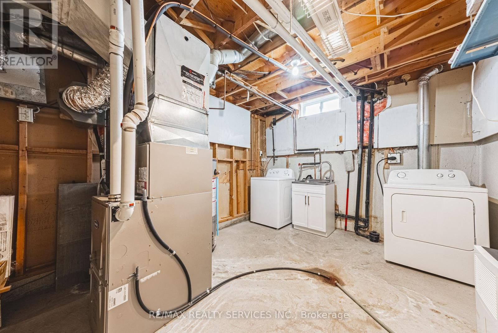 4 MOUNT FOREST DRIVE Image 30