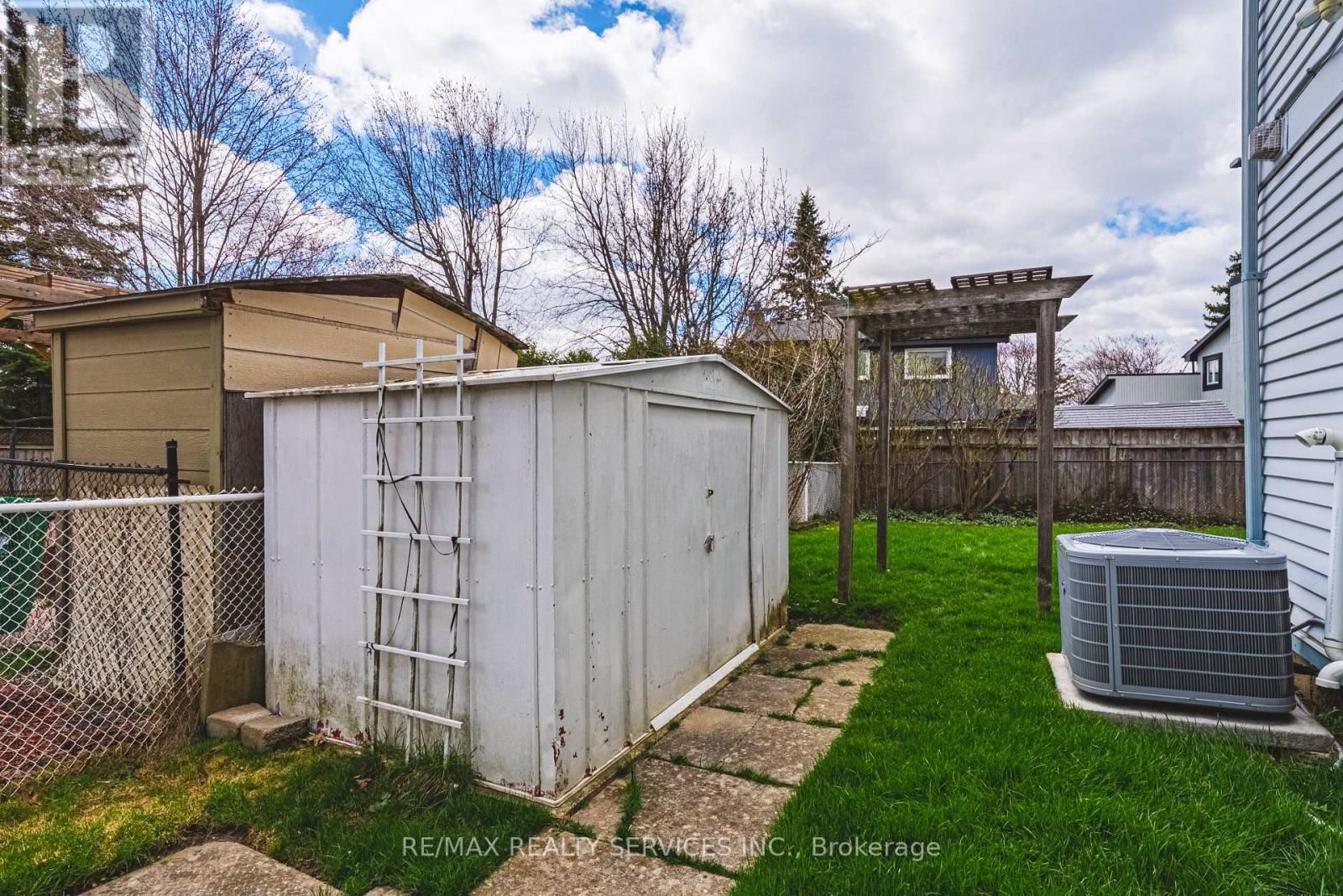 4 MOUNT FOREST DRIVE Image 36