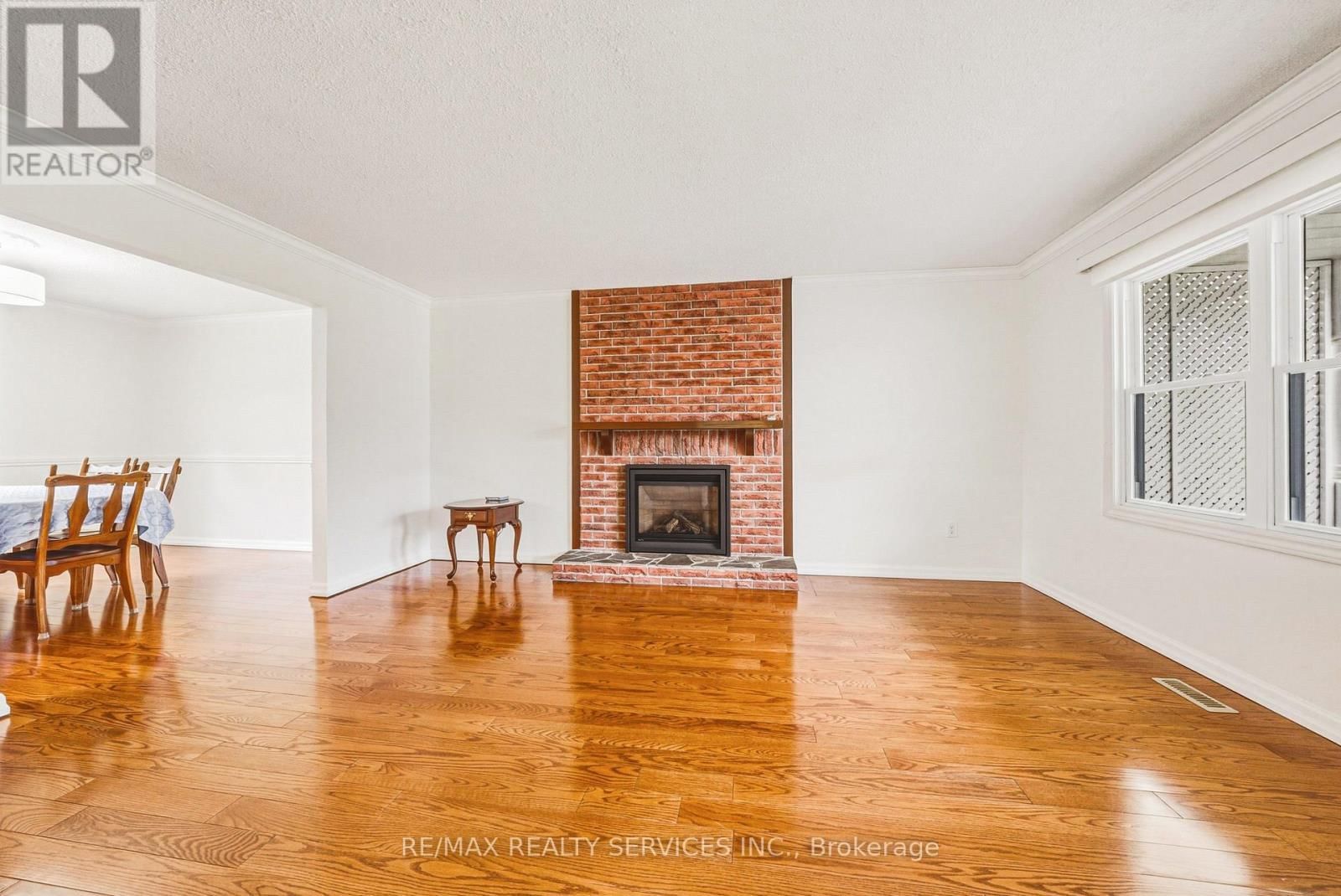 4 MOUNT FOREST DRIVE Image 7