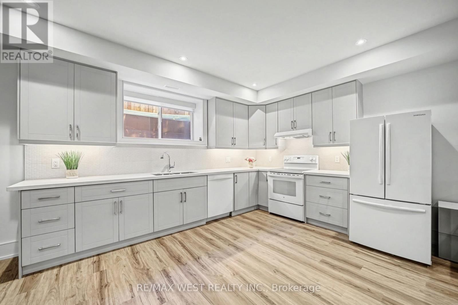 2267 FIFTH LINE WEST Image 18