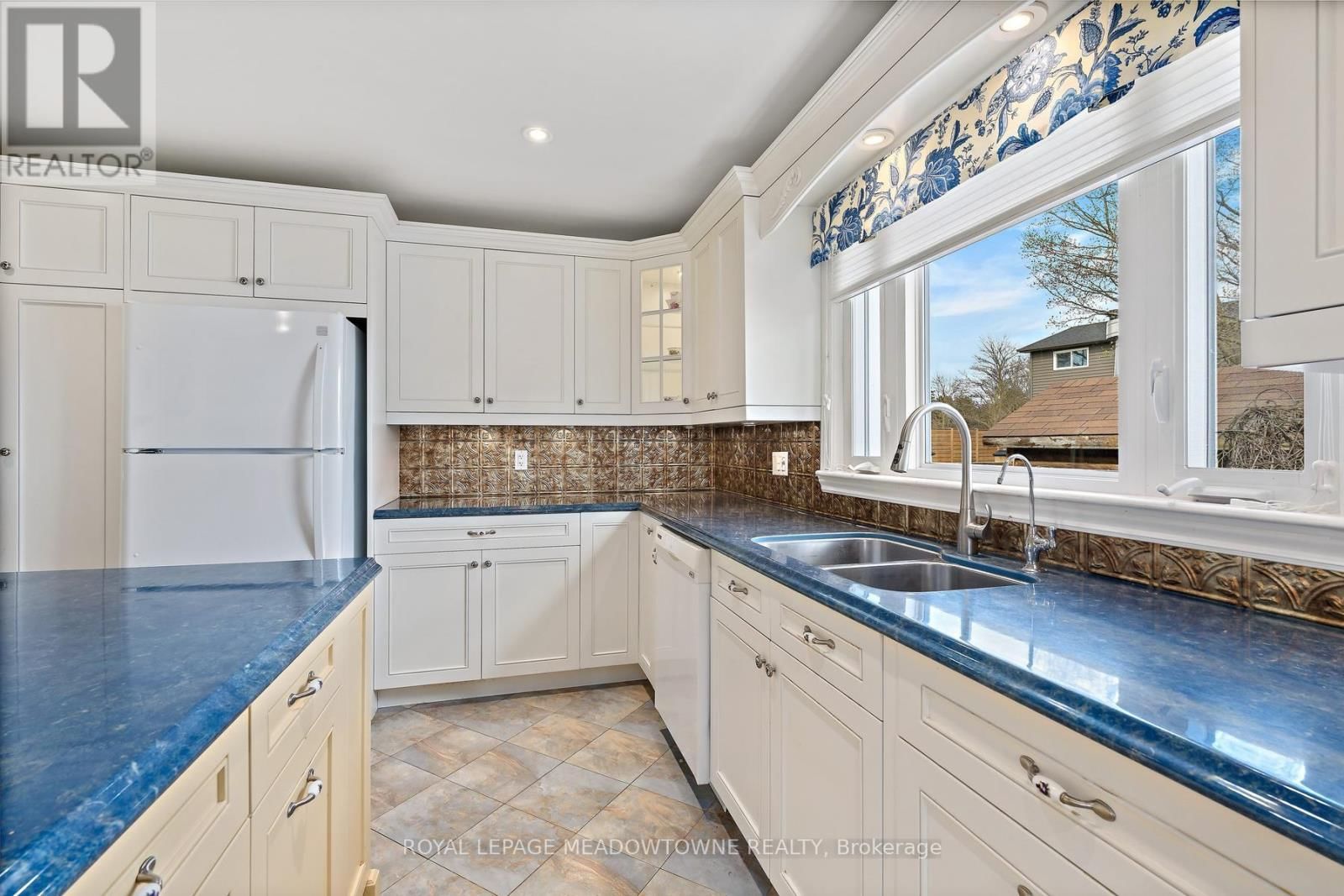 82 MARY STREET Image 19