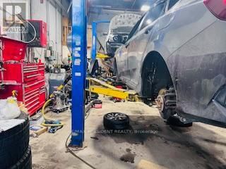 31-32 - 1772 ALBION ROAD Image 7