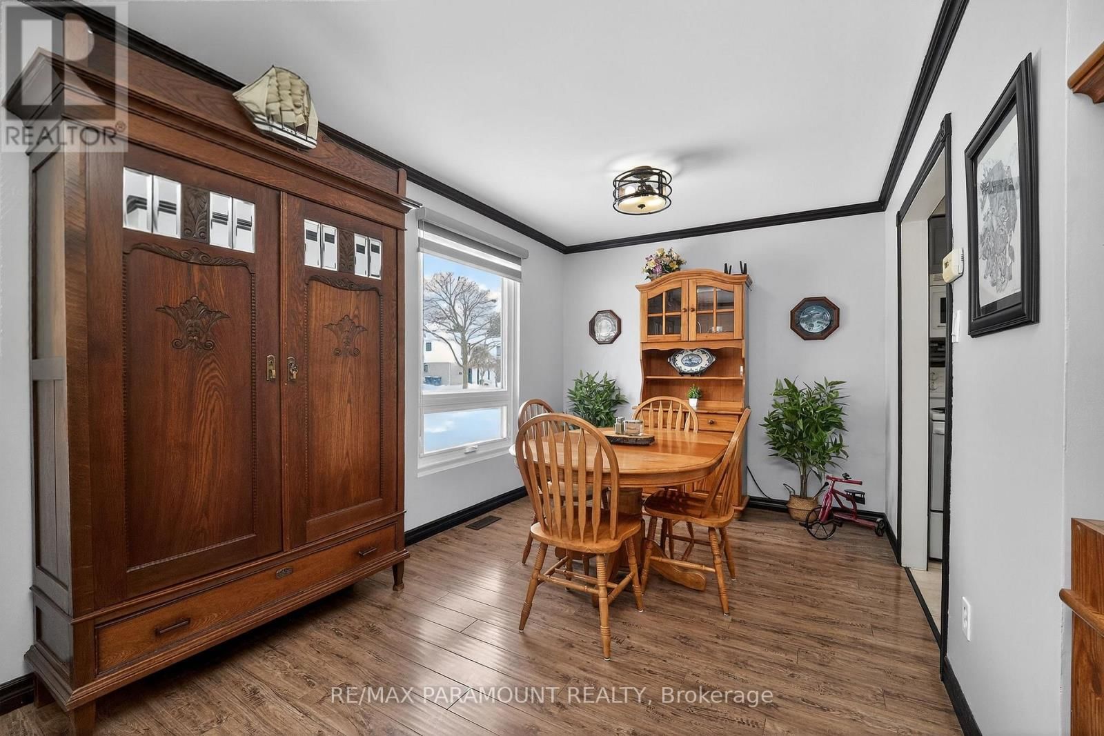 202 ARCHDEKIN DRIVE Image 12