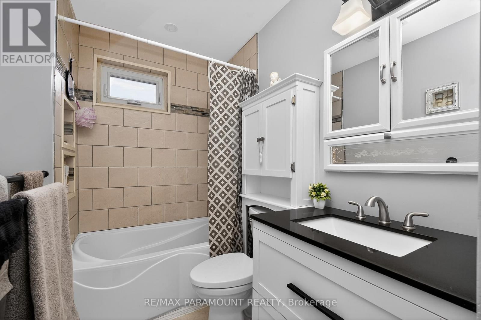 202 ARCHDEKIN DRIVE Image 25