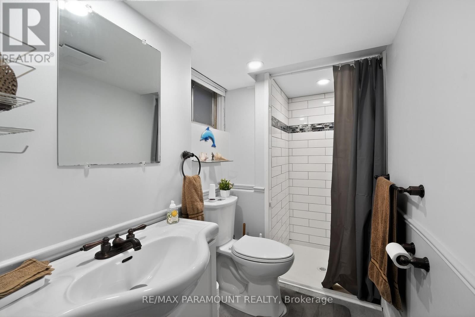 202 ARCHDEKIN DRIVE Image 37