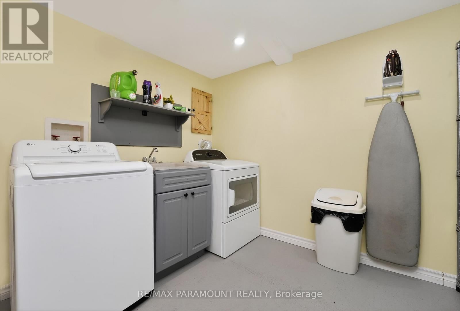 202 ARCHDEKIN DRIVE Image 38