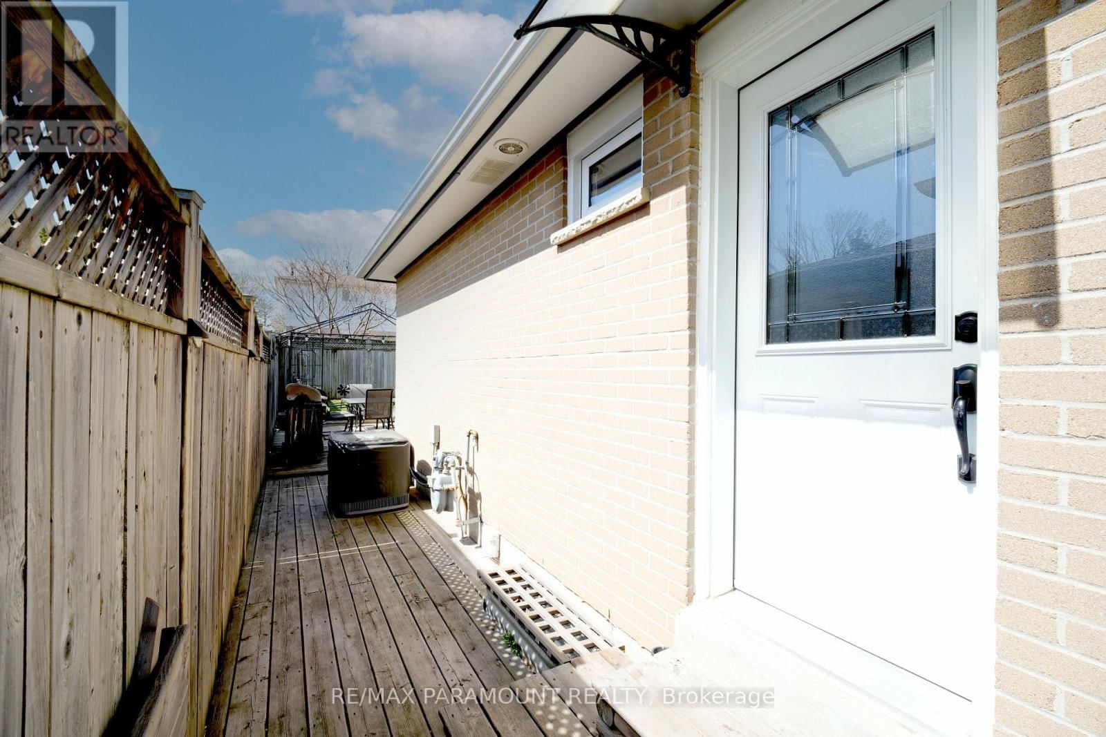 202 ARCHDEKIN DRIVE Image 39