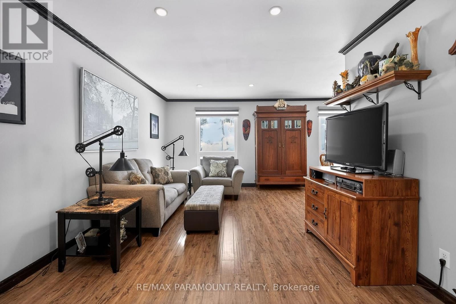 202 ARCHDEKIN DRIVE Image 9