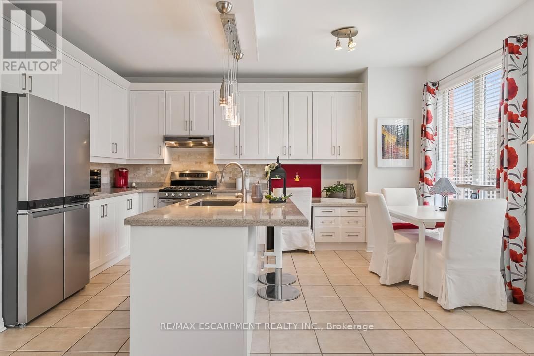 1211 BARR CRESCENT Image 14