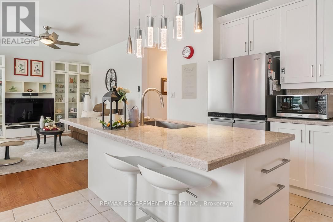 1211 BARR CRESCENT Image 16