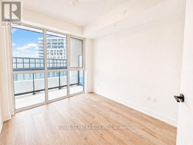 409 - 60 GEORGE BUTCHART DRIVE Image 14