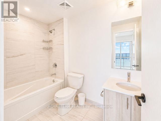 409 - 60 GEORGE BUTCHART DRIVE Image 17