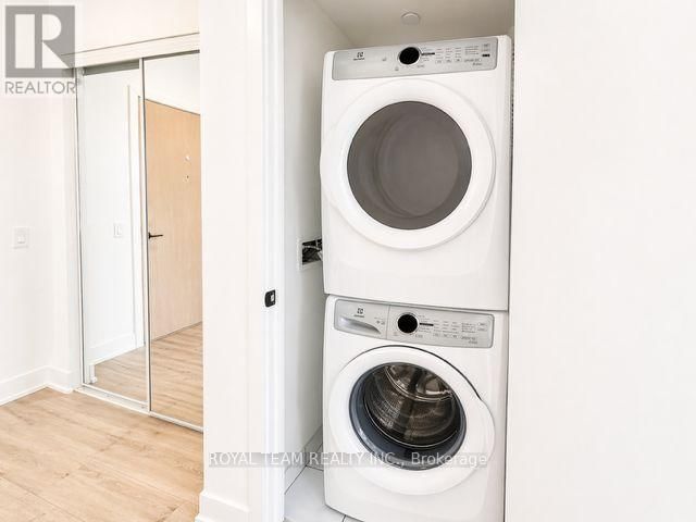 409 - 60 GEORGE BUTCHART DRIVE Image 21