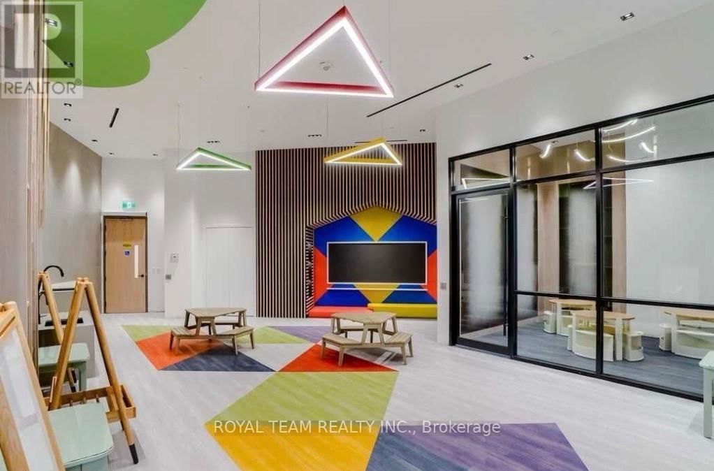 409 - 60 GEORGE BUTCHART DRIVE Image 27