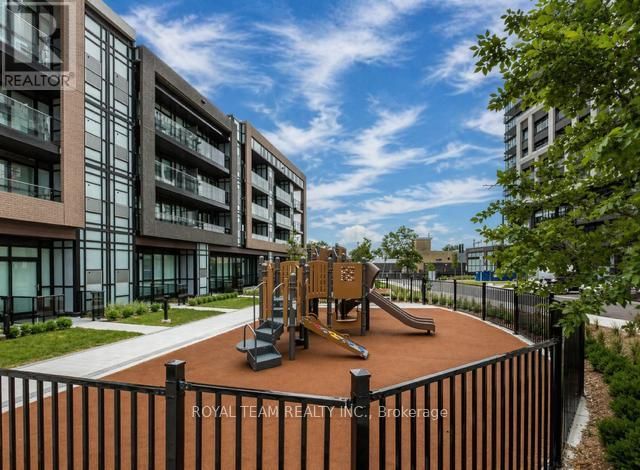 409 - 60 GEORGE BUTCHART DRIVE Image 28