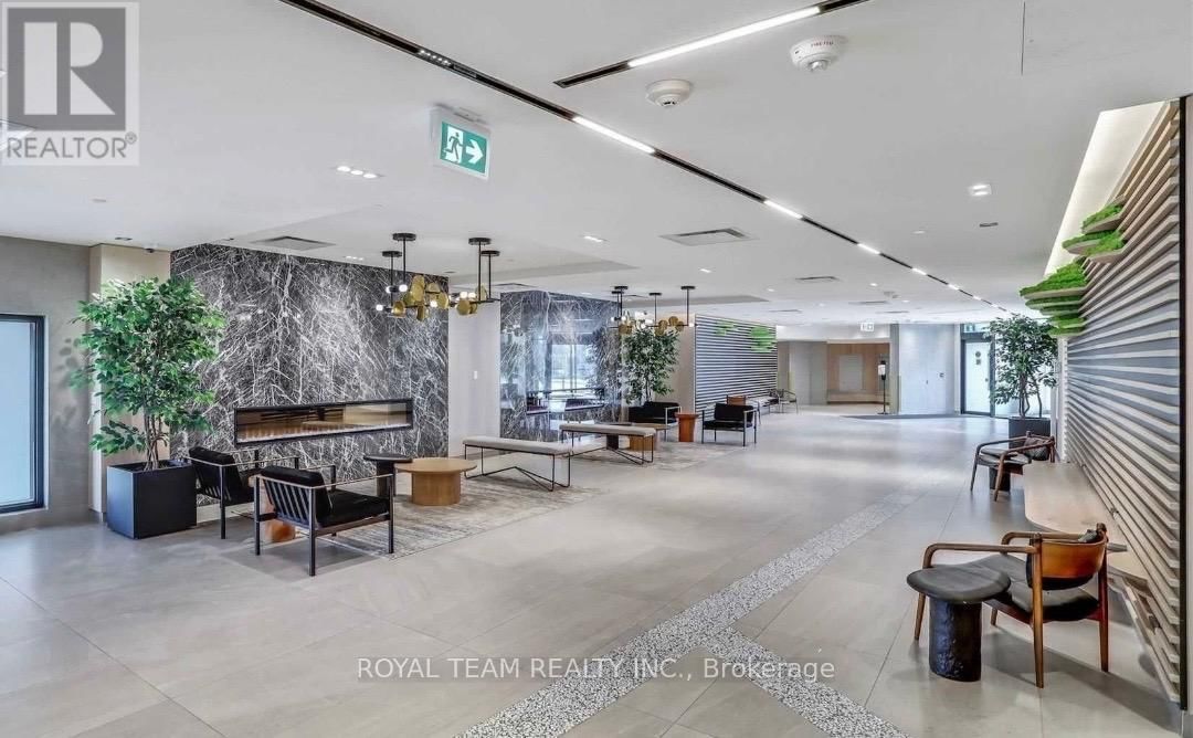 409 - 60 GEORGE BUTCHART DRIVE Image 3