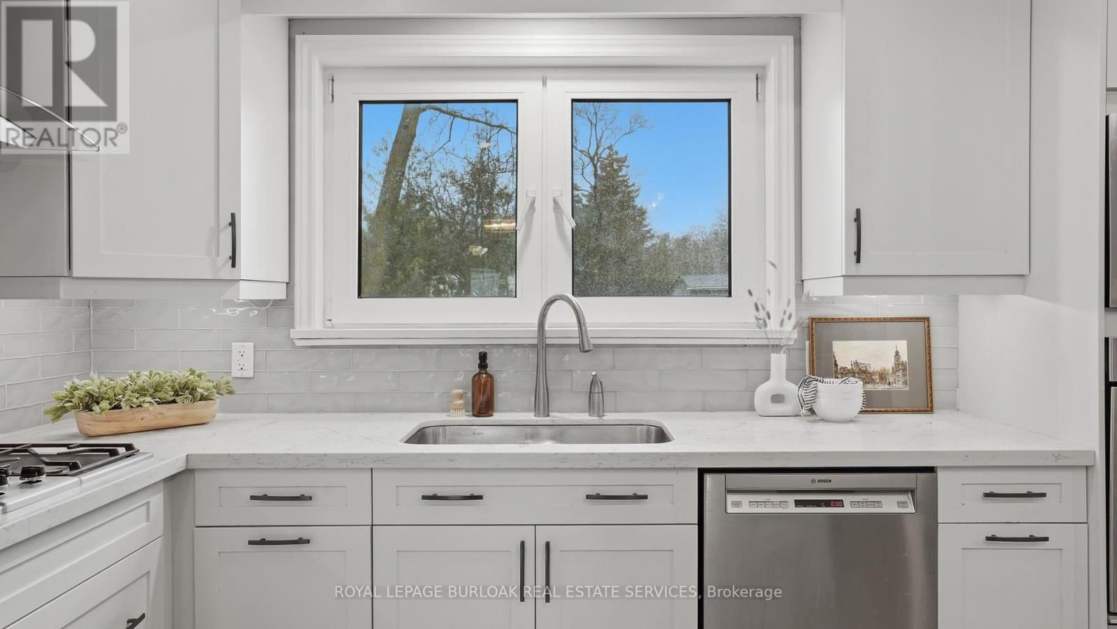 525 GRAND BOULEVARD Image 12