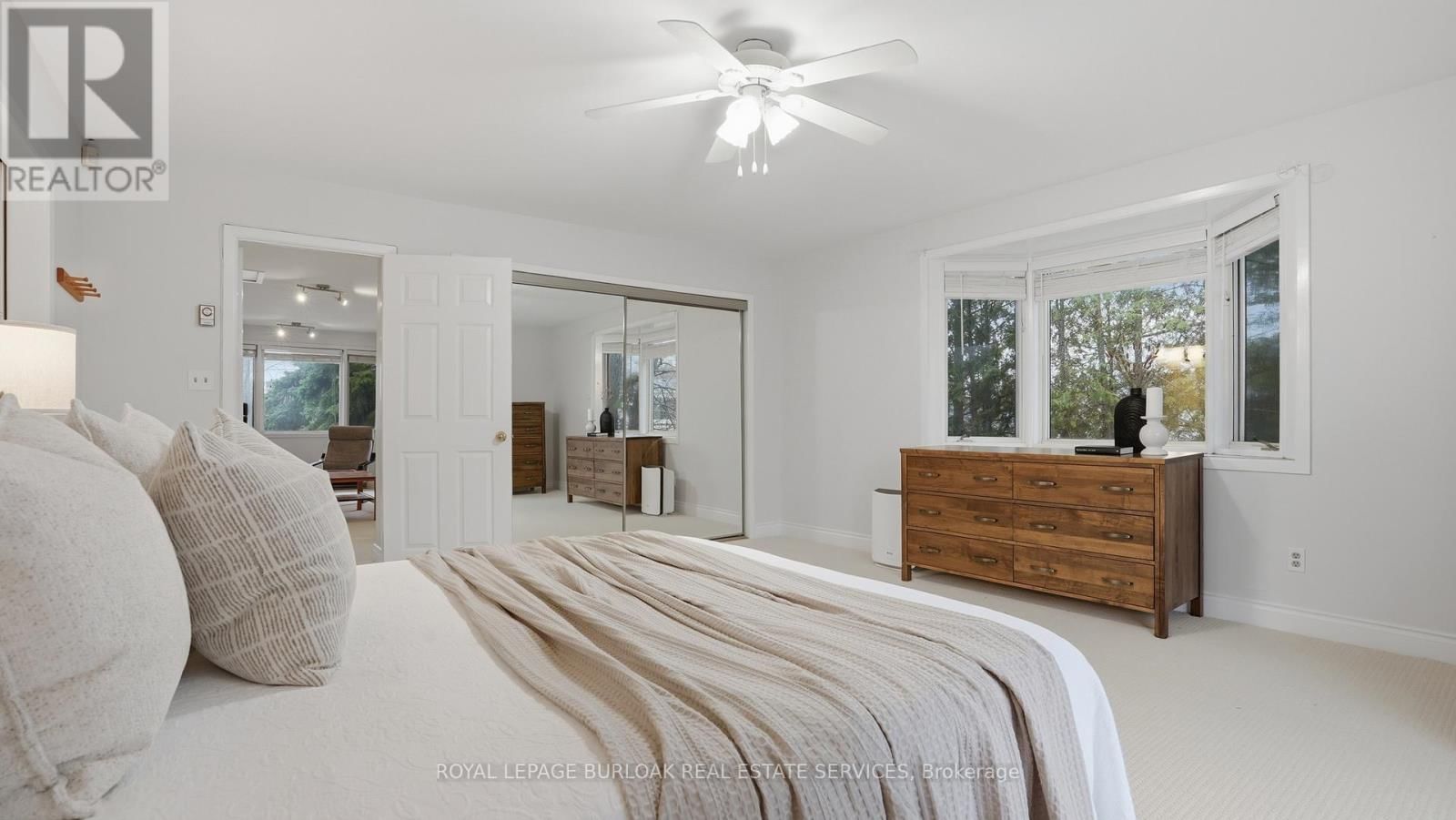 525 GRAND BOULEVARD Image 20