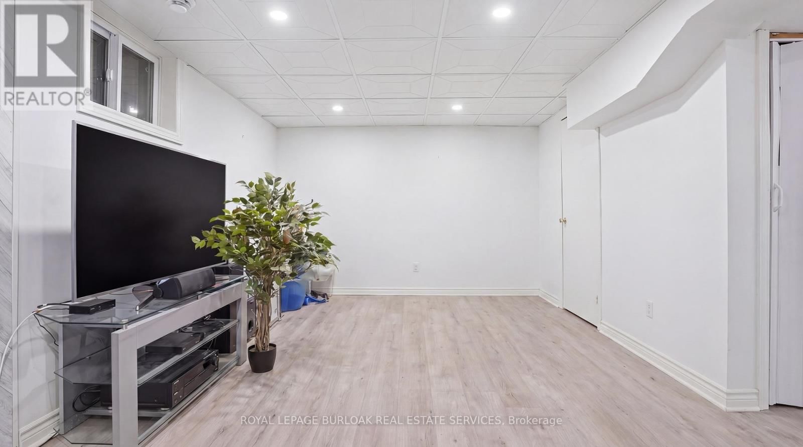 525 GRAND BOULEVARD Image 34