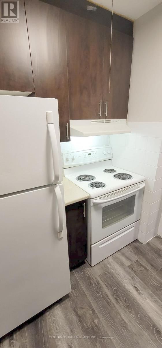 902 - 3065 QUEEN FREDERICA DRIVE Image 11