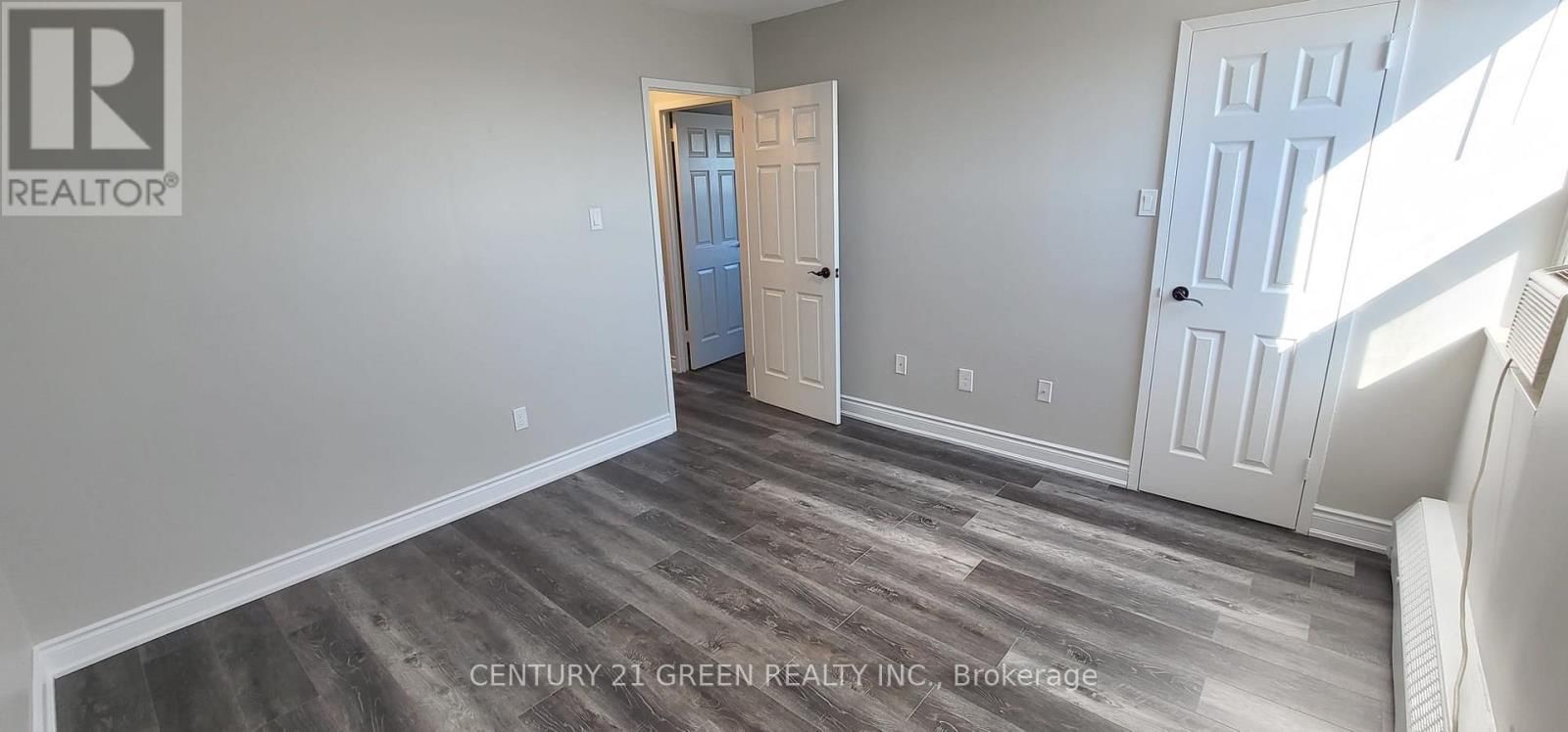 902 - 3065 QUEEN FREDERICA DRIVE Image 13