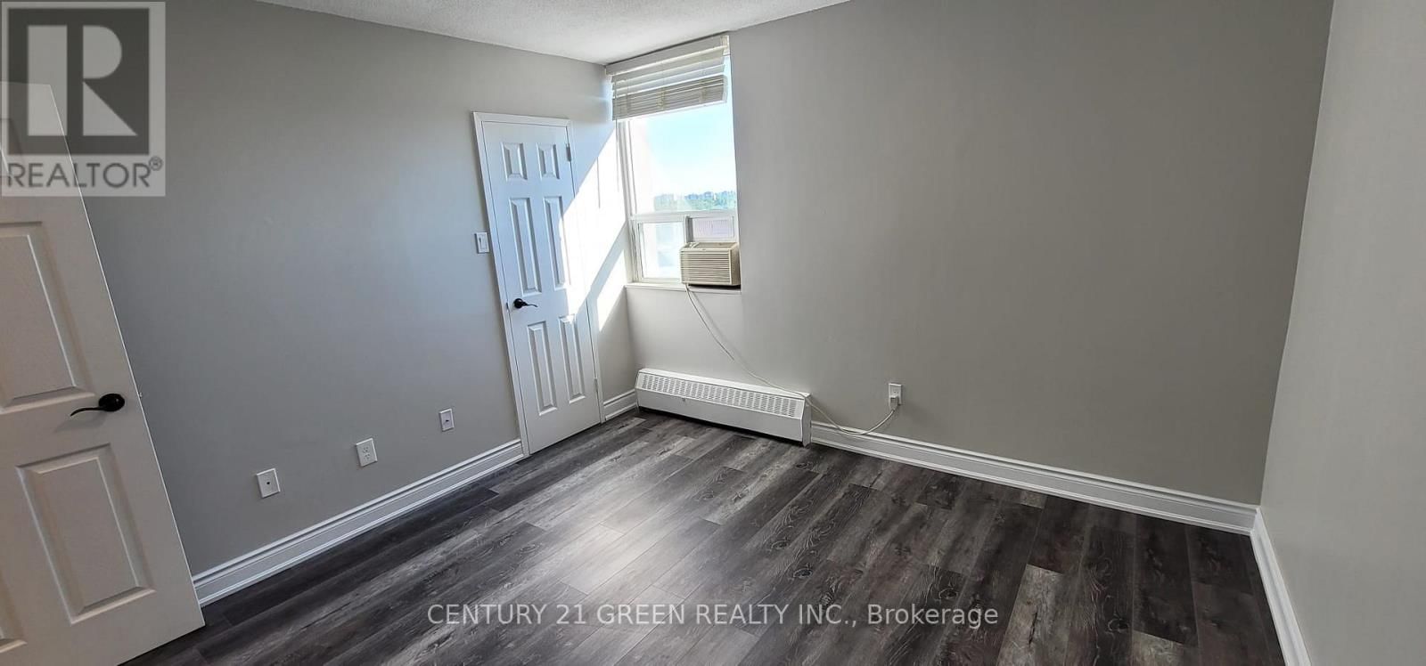 902 - 3065 QUEEN FREDERICA DRIVE Image 14