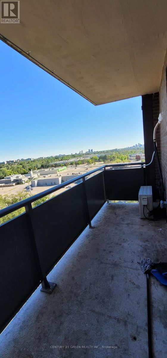 902 - 3065 QUEEN FREDERICA DRIVE Image 20