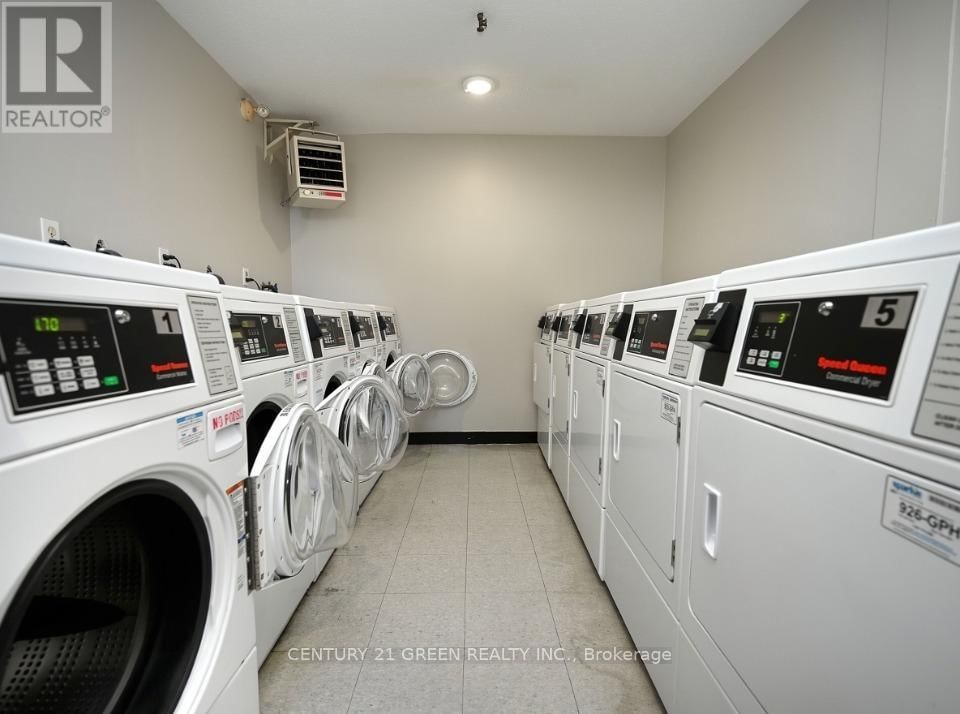 902 - 3065 QUEEN FREDERICA DRIVE Image 22