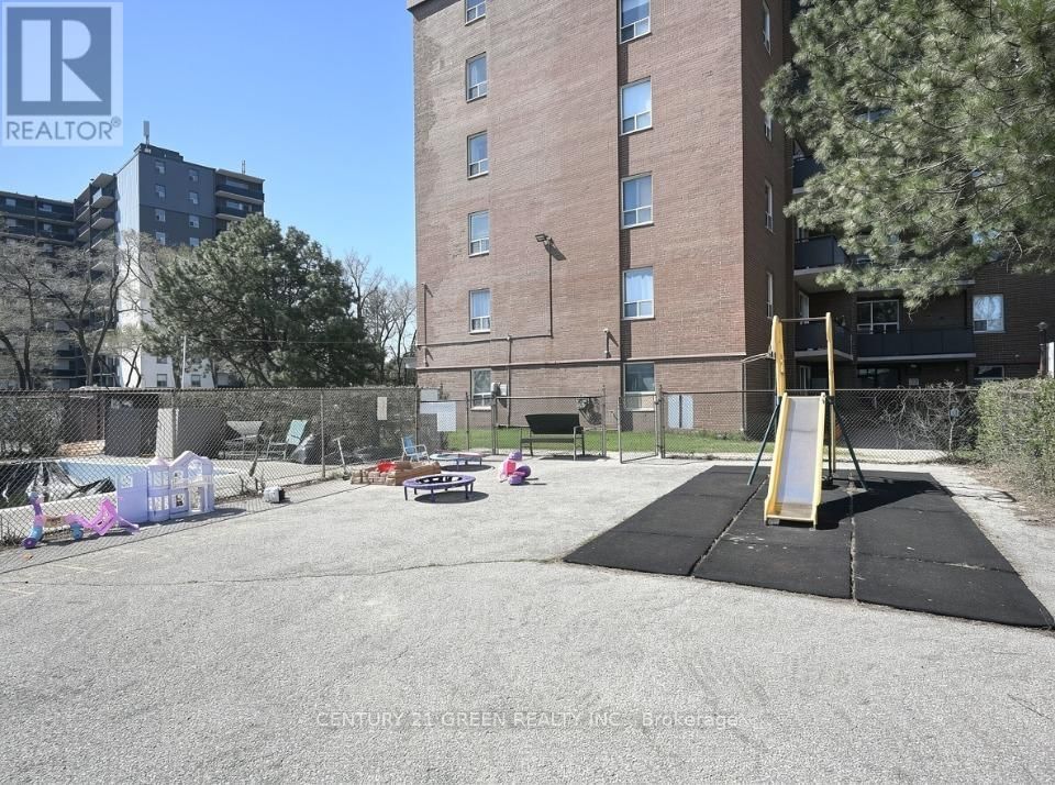 902 - 3065 QUEEN FREDERICA DRIVE Image 23