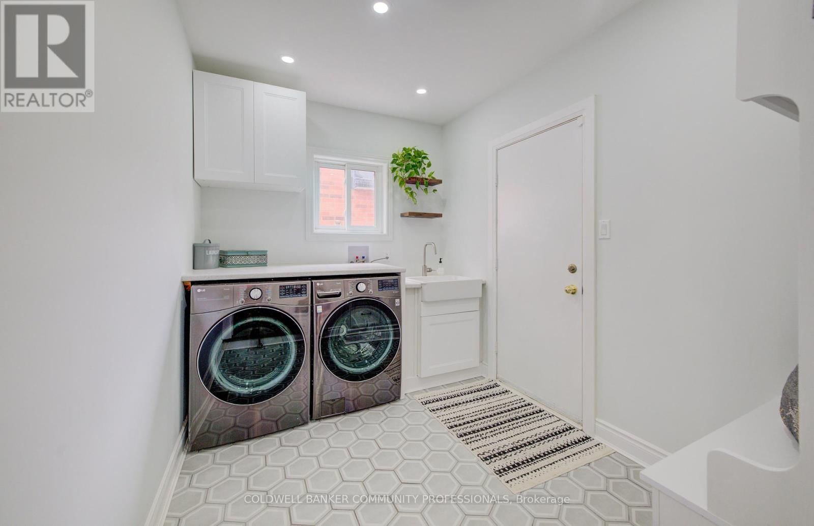 643 PHOEBE CRESCENT Image 11