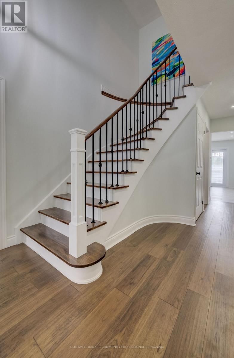 643 PHOEBE CRESCENT Image 34