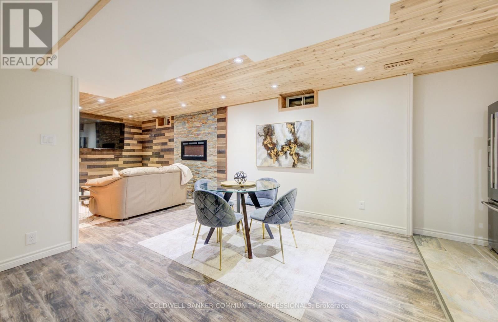 643 PHOEBE CRESCENT Image 35