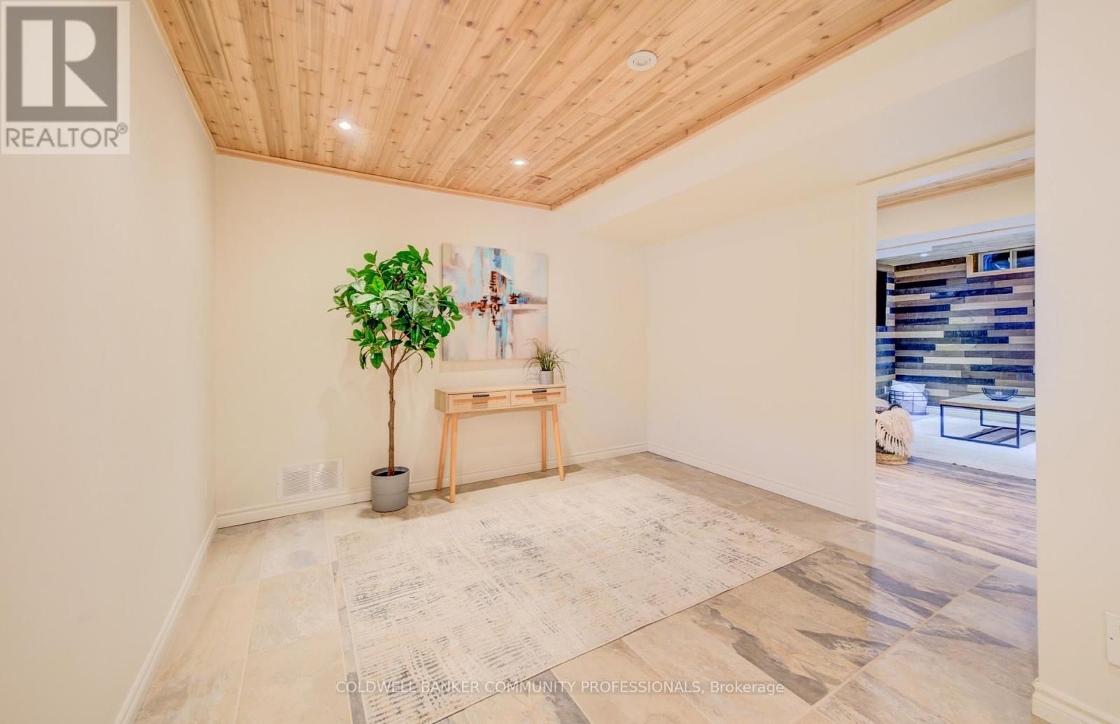 643 PHOEBE CRESCENT Image 38